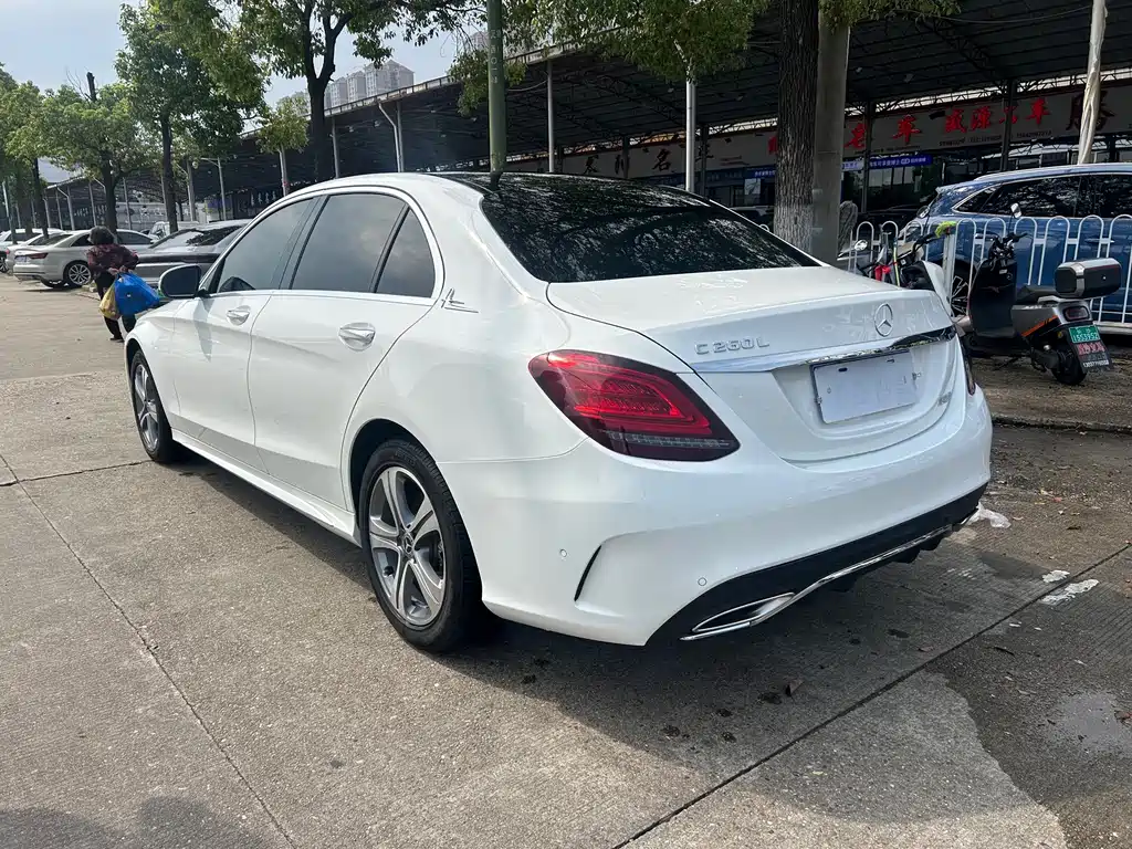 Mercedes-Benz C-Class — миниатюра 8