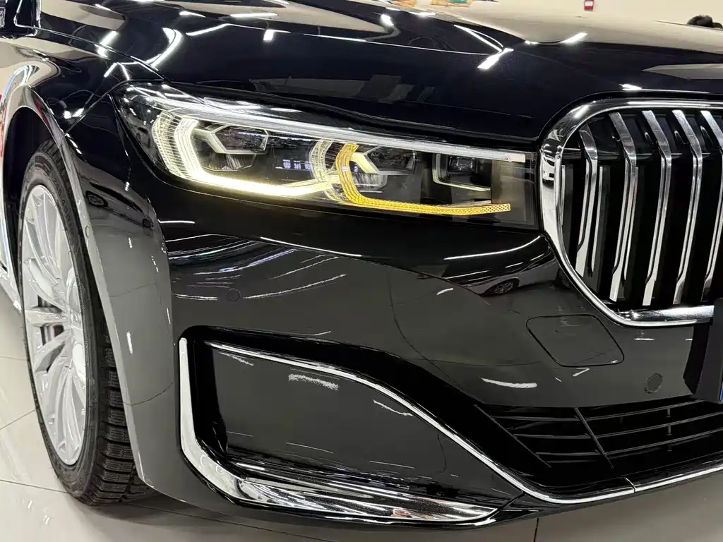 BMW 7 Series — миниатюра 10