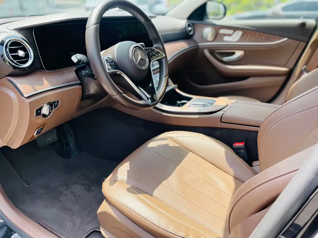 Mercedes-Benz E-Class — миниатюра 4