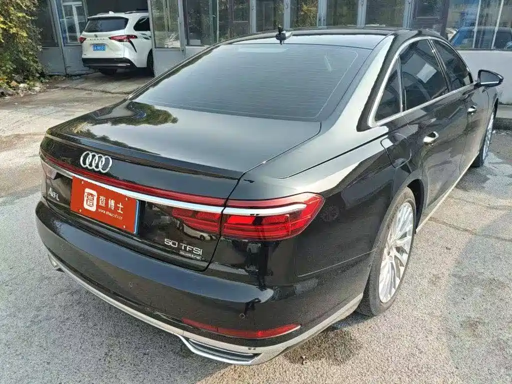 Audi A8 — миниатюра 3