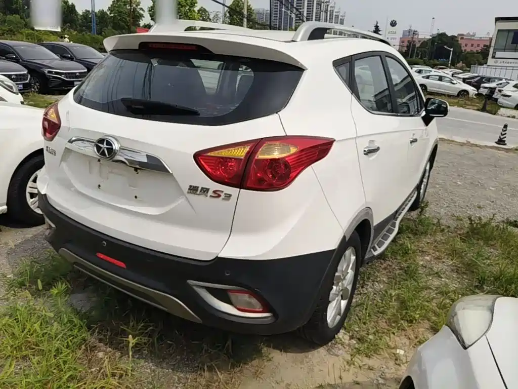 JAC S3 2014 1.5L MT Luxury