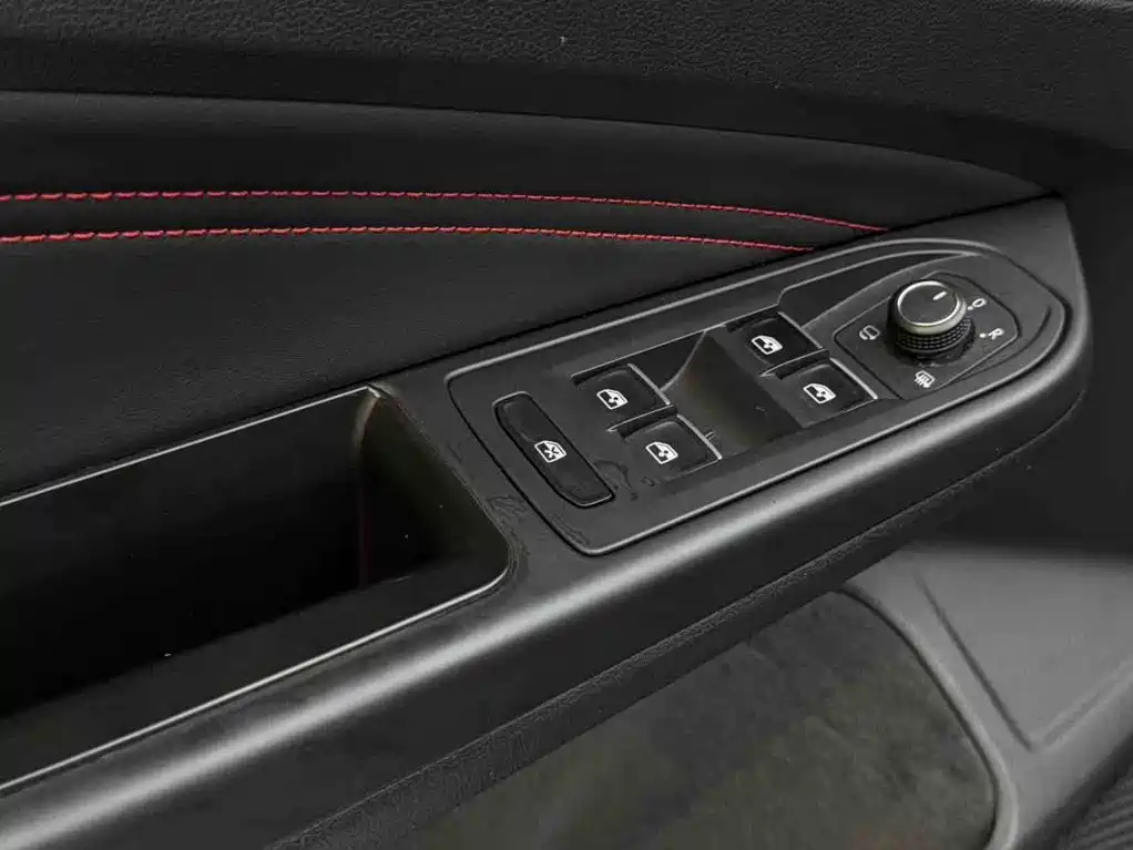 Volkswagen Golf GTI — миниатюра 33