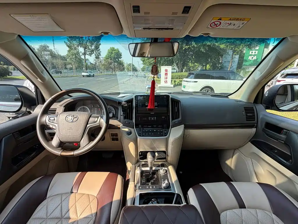 Toyota Land Cruiser — миниатюра 13