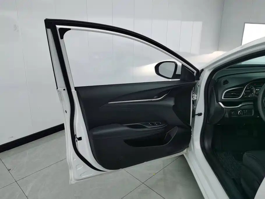 Buick Excelle — миниатюра 7