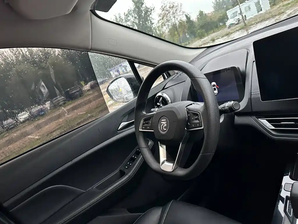 BYD Yuan EV — миниатюра 14