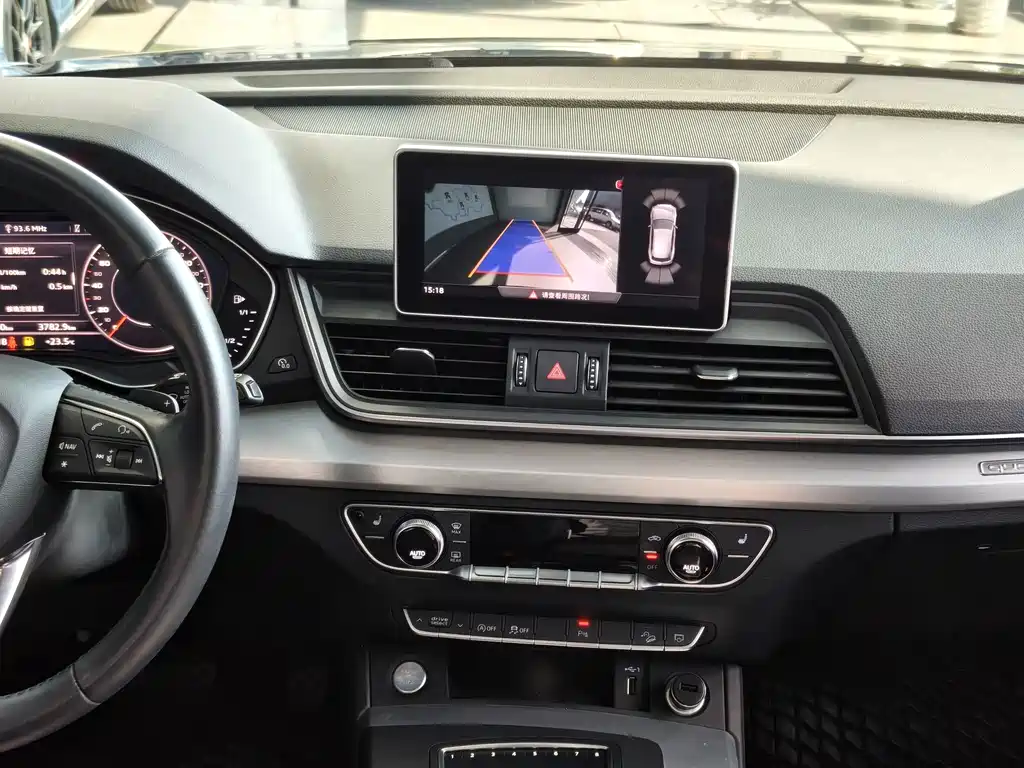 Audi Q5L — миниатюра 11