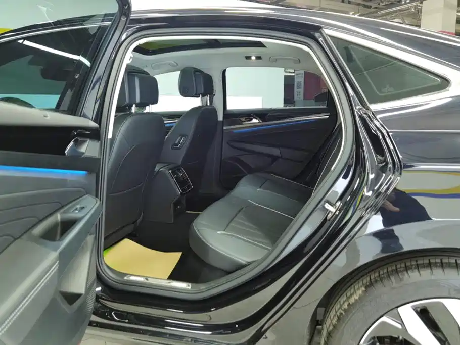 Volkswagen Passat — миниатюра 11