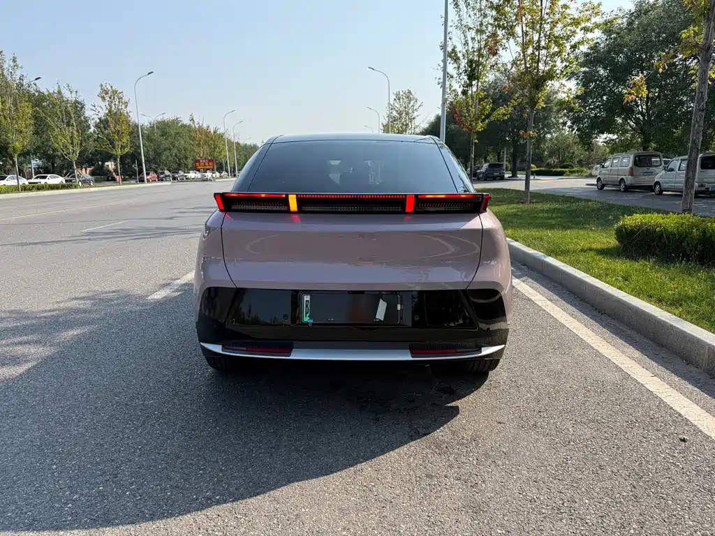 Lynk & Co Z20 — миниатюра 18