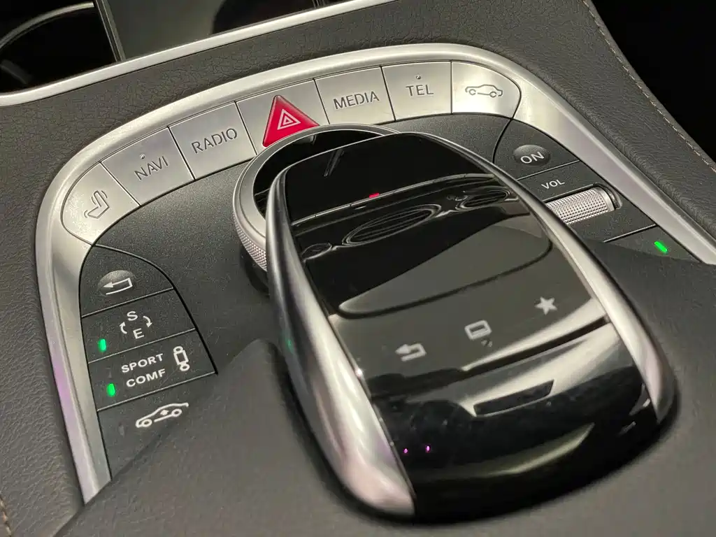 Mercedes-Benz S-Class — миниатюра 12