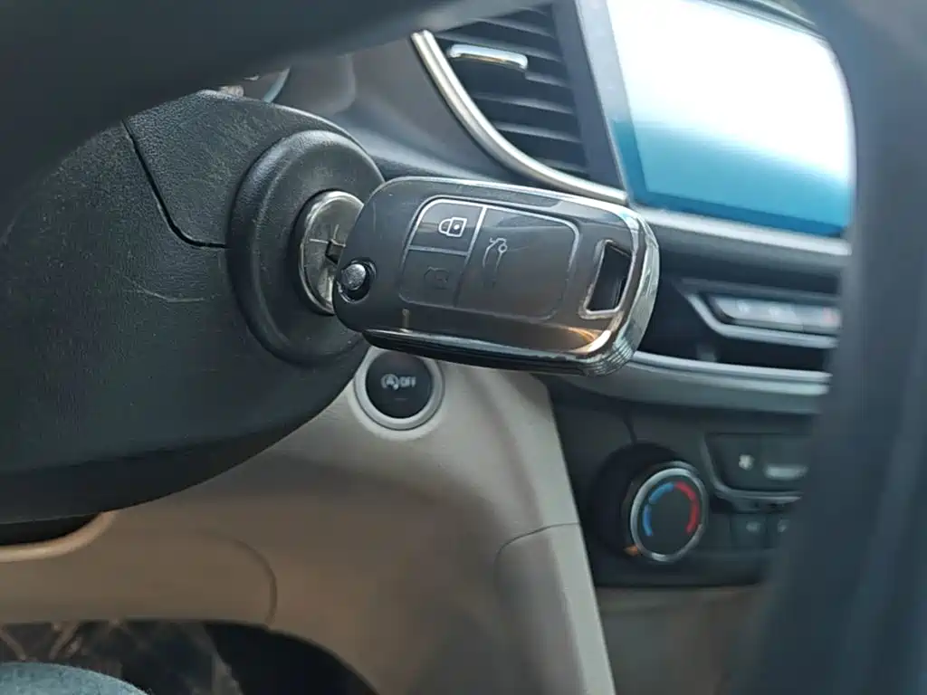 Buick Excelle — миниатюра 9