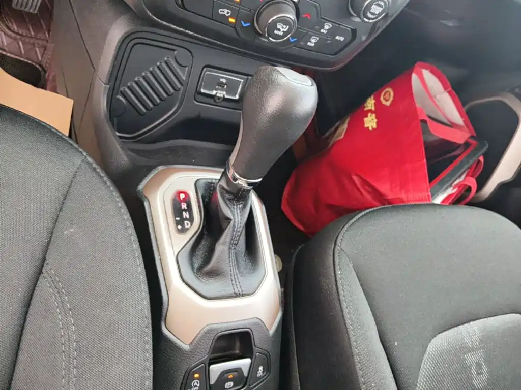 Jeep Renegade — миниатюра 14