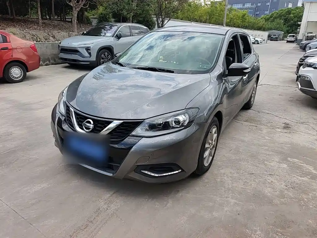 Nissan Tiida — миниатюра 2