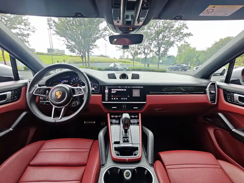 Porsche Cayenne — миниатюра 8