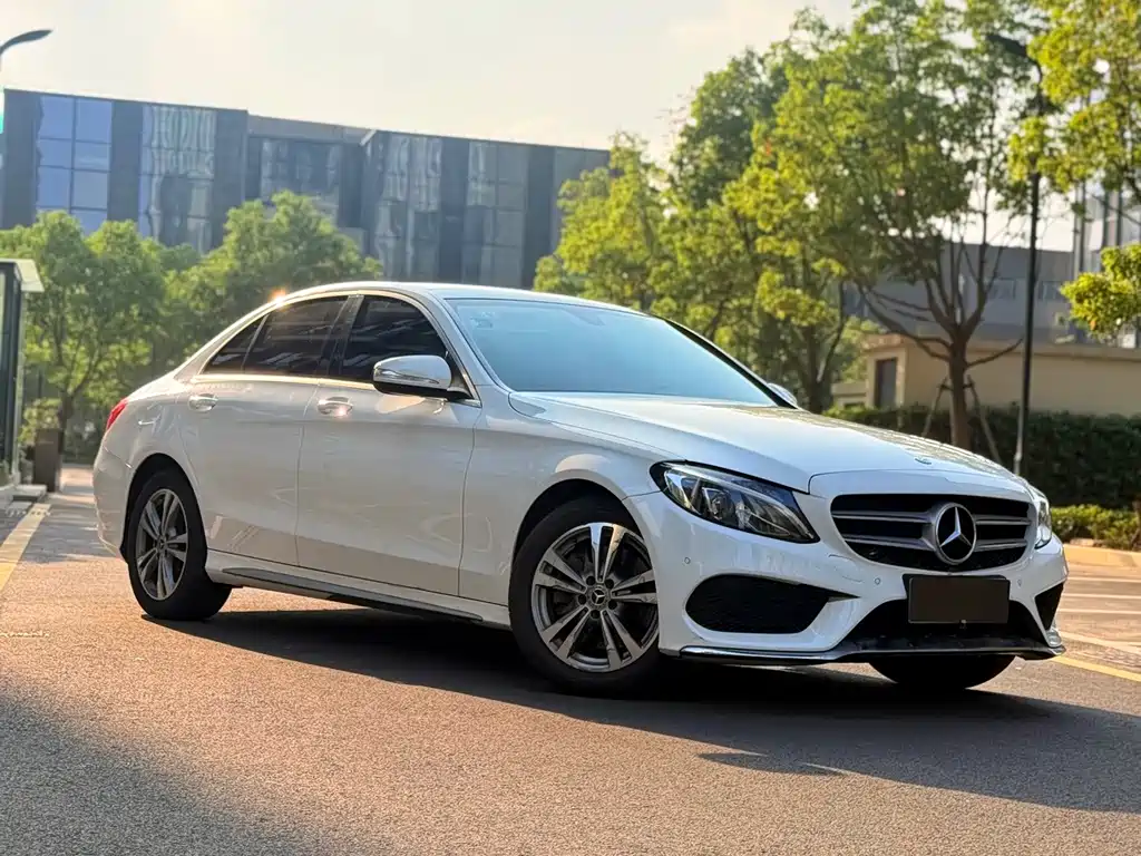 Mercedes-Benz C-Class — миниатюра 2