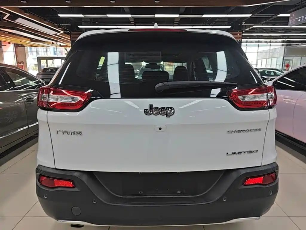 Jeep Cherokee — миниатюра 6