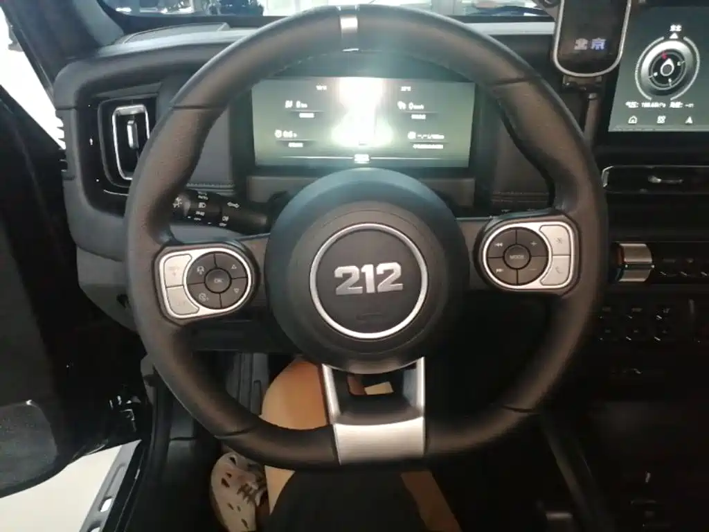 212 212 T01 — миниатюра 11