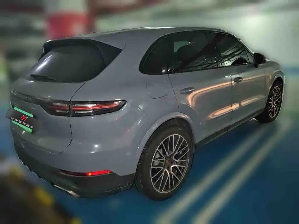 Porsche Cayenne — миниатюра 4