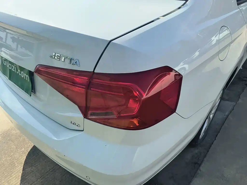 Volkswagen Jetta — миниатюра 8