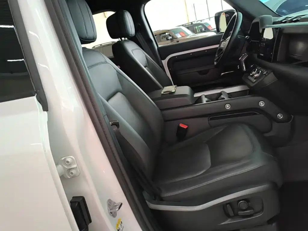 Land Rover Defender — миниатюра 25