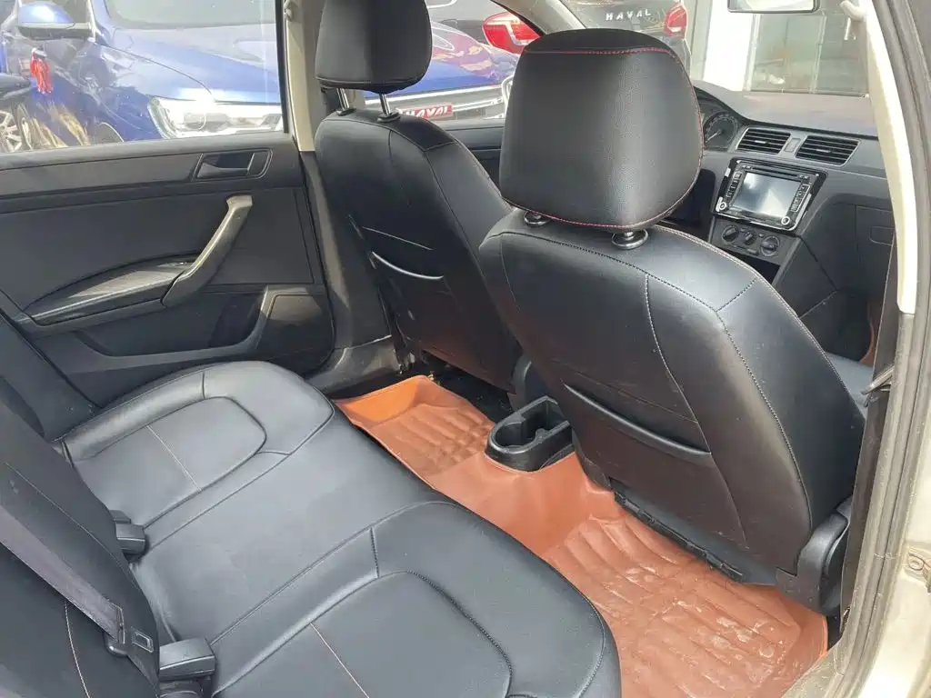 Skoda Rapid Spaceback — миниатюра 6