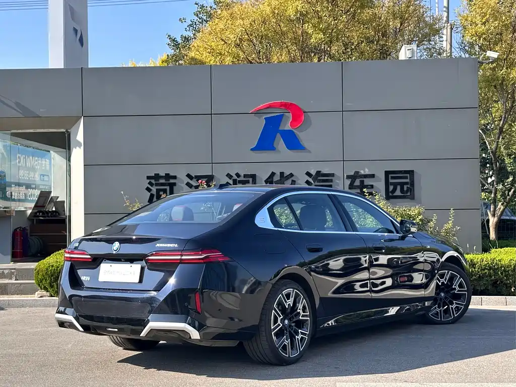 BMW i5 — миниатюра 12
