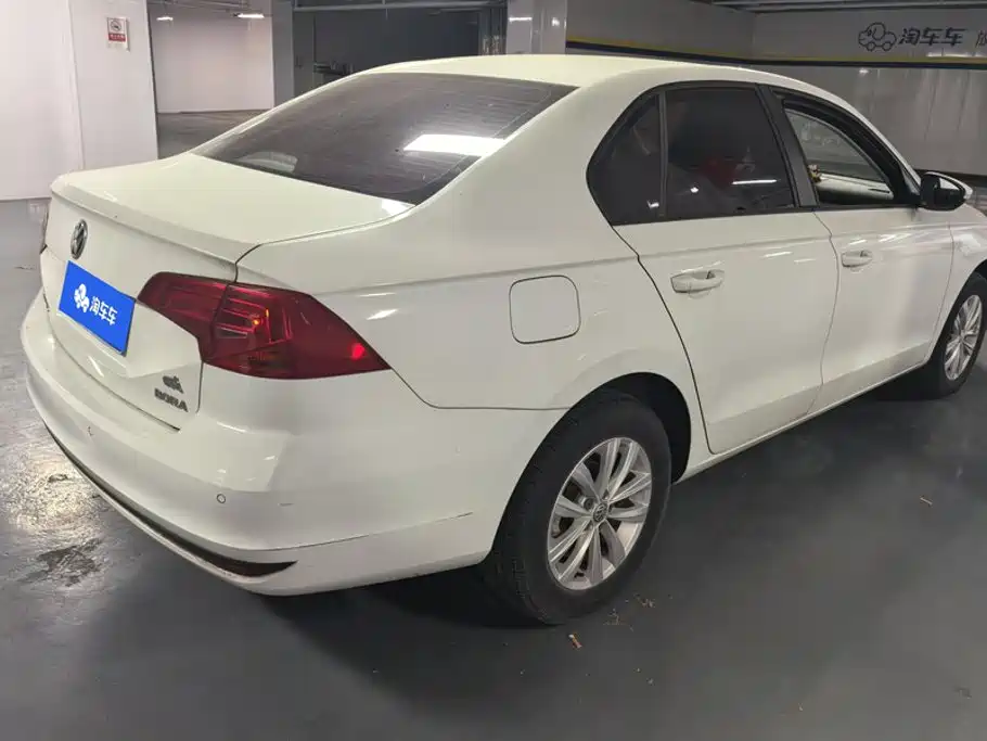 Volkswagen Bora — миниатюра 3