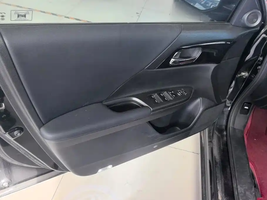 Honda Accord — миниатюра 7