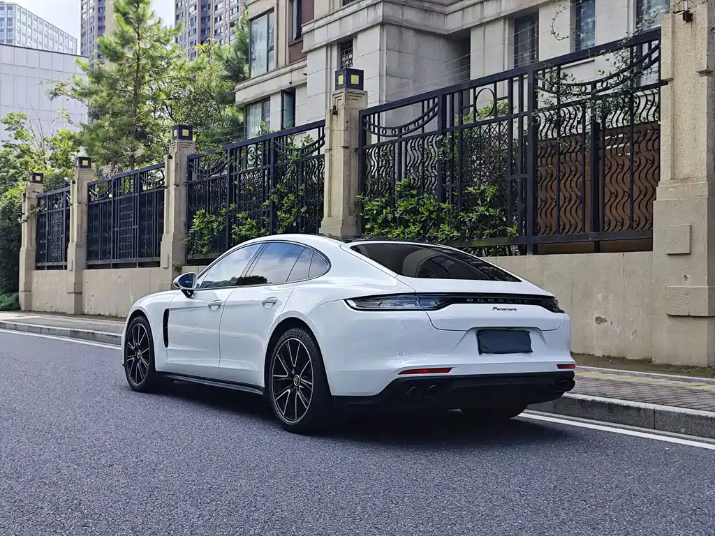 Porsche Panamera — миниатюра 6
