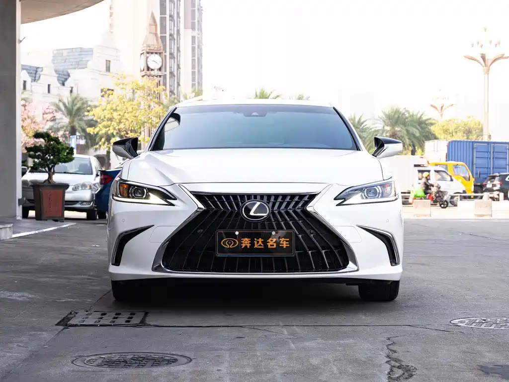 Lexus ES — миниатюра 2