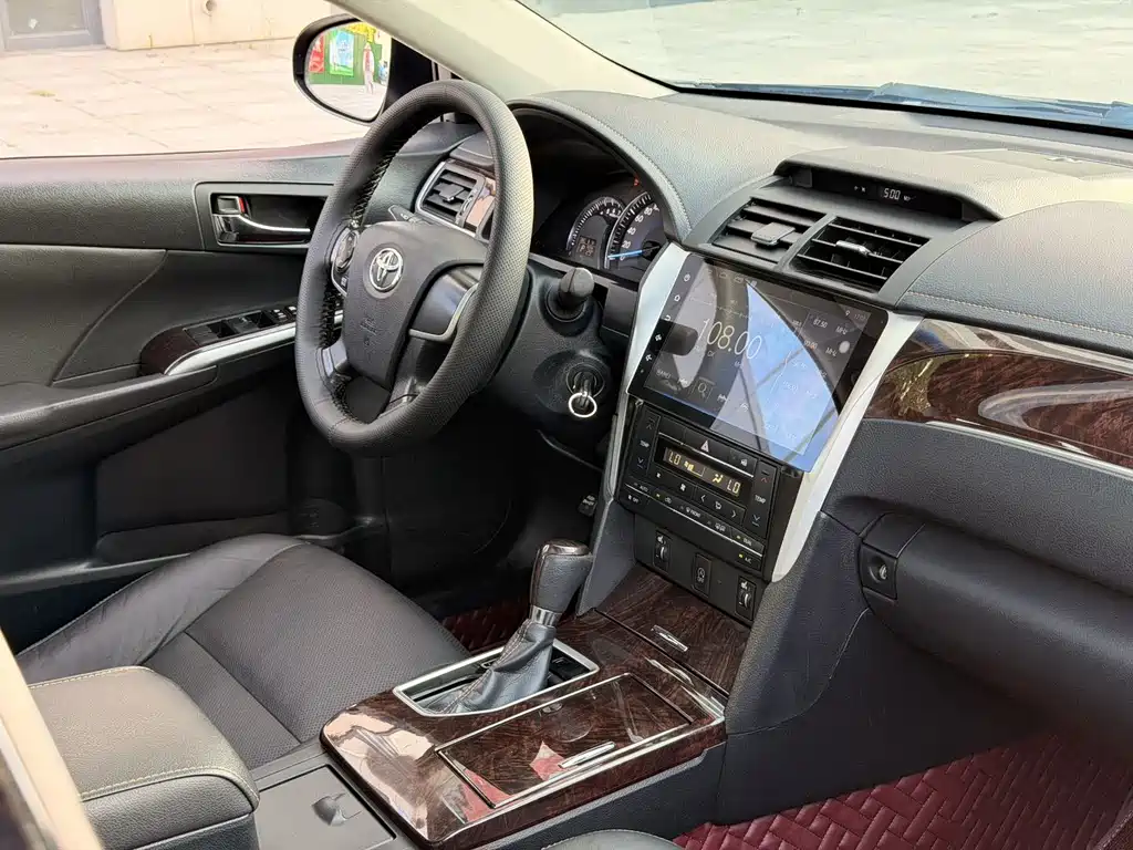 Toyota Camry — миниатюра 10