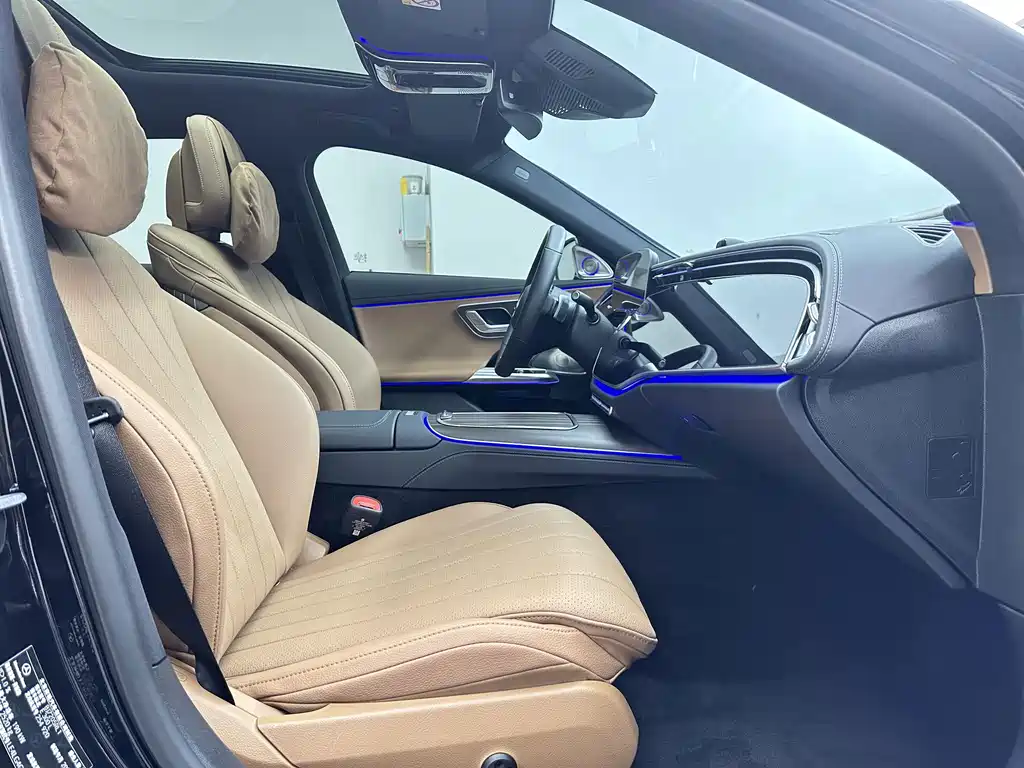 Mercedes-Benz E-Class — миниатюра 13
