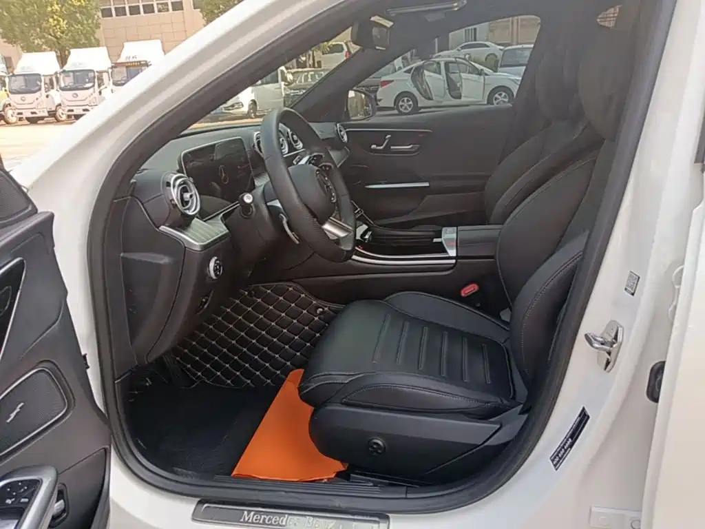 Mercedes-Benz C-Class — миниатюра 15
