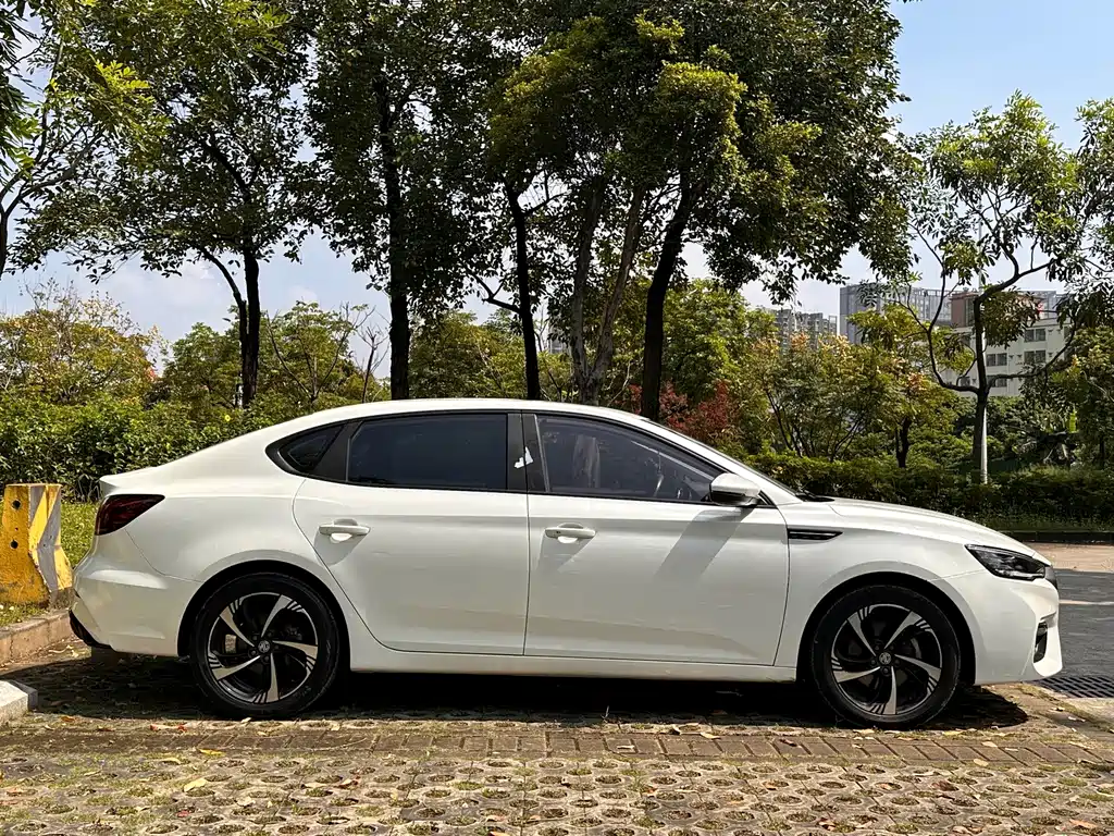 MG MG6 — миниатюра 4