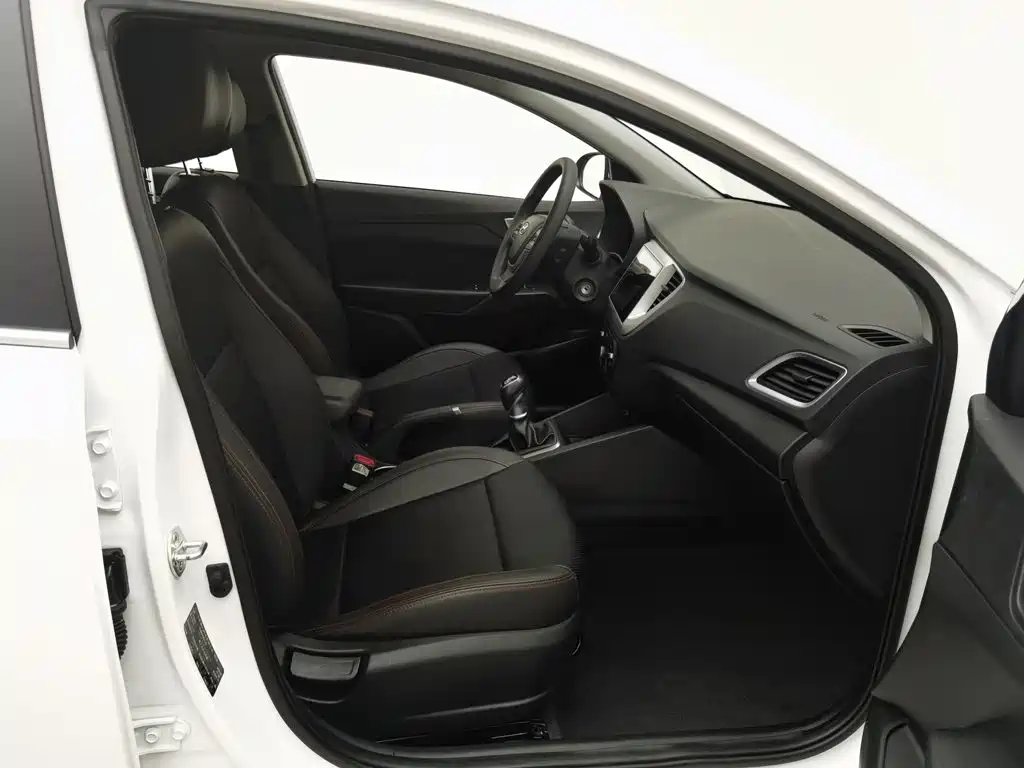 Hyundai Verna — миниатюра 23