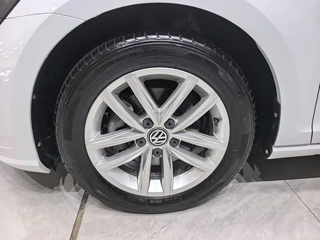 Volkswagen Golf — миниатюра 14