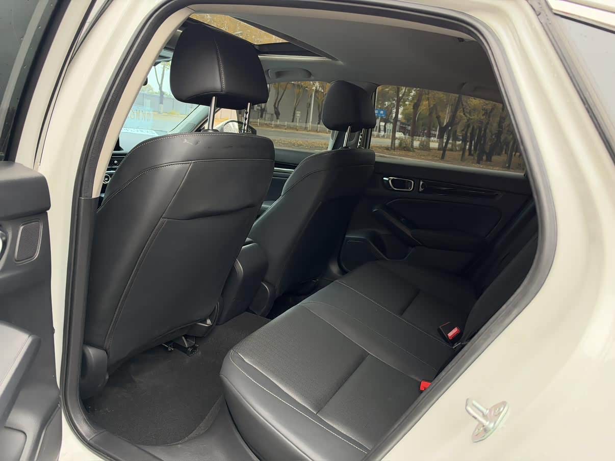 Honda Civic 1.5 л 2023 г. Белый, пробег 20000 км