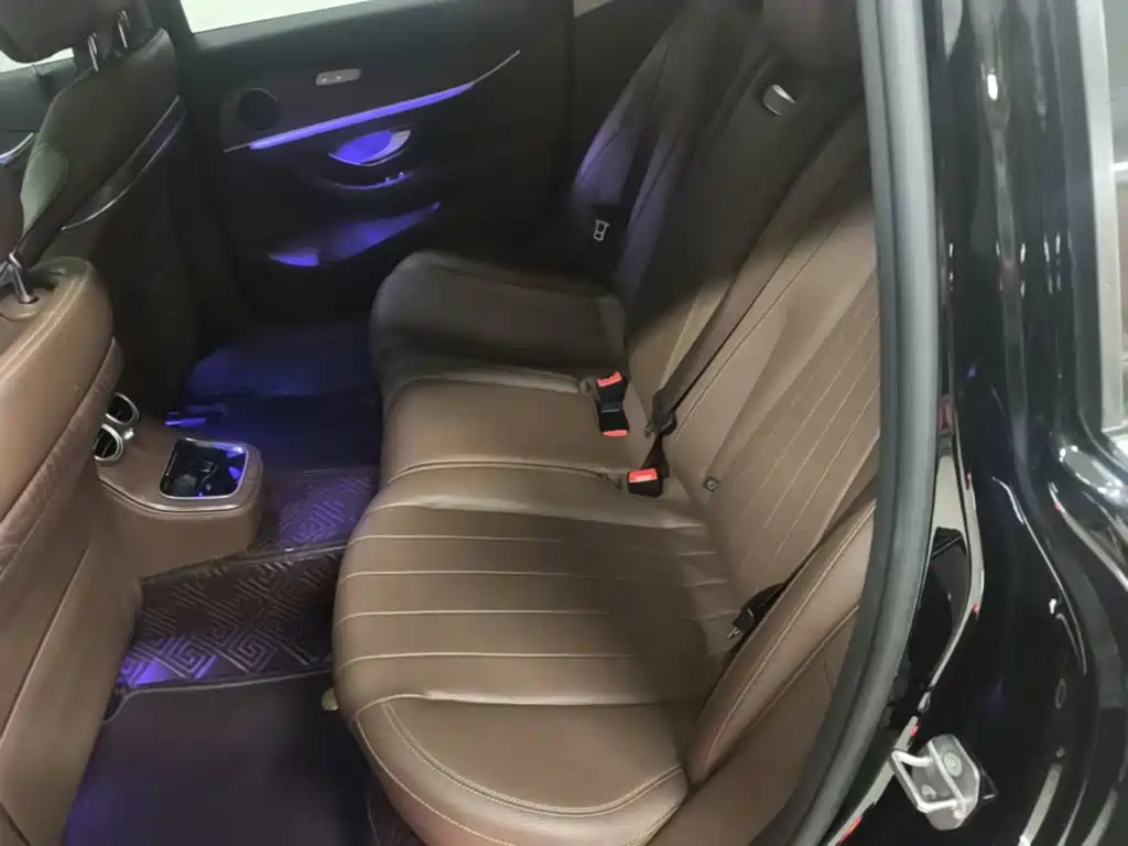 Mercedes-Benz E-Class — миниатюра 17