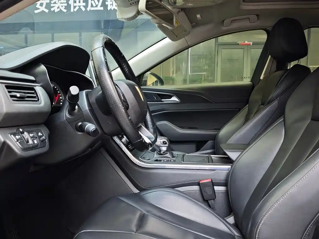 Hongqi Hongqi H5 — миниатюра 4