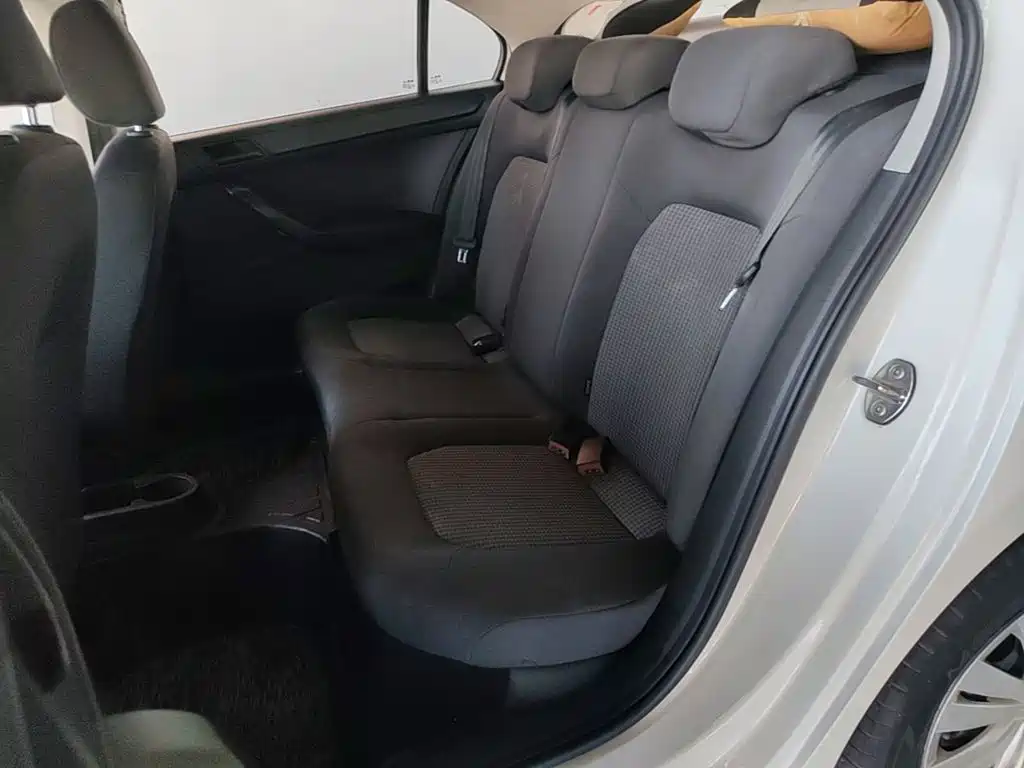 Volkswagen Santana — миниатюра 17