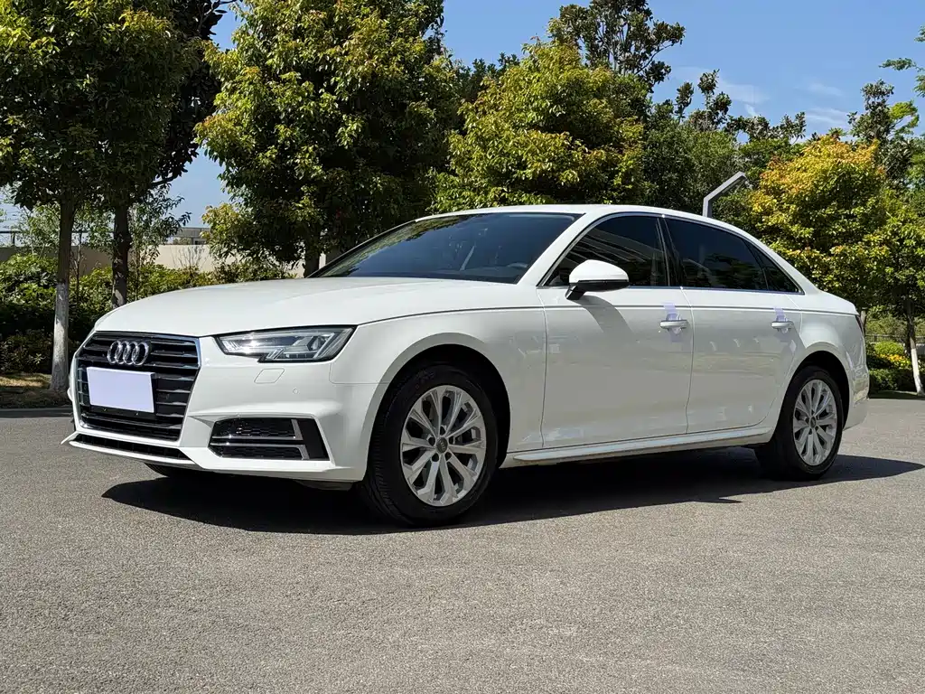 Audi A4L 2019