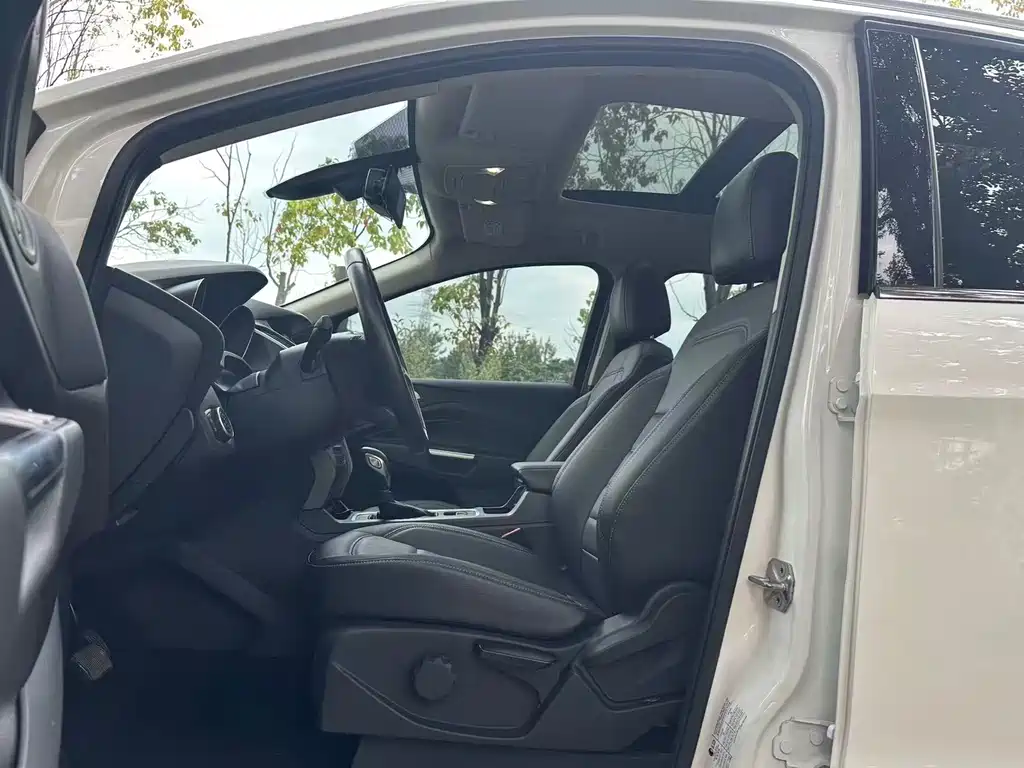 Ford Kuga — миниатюра 7