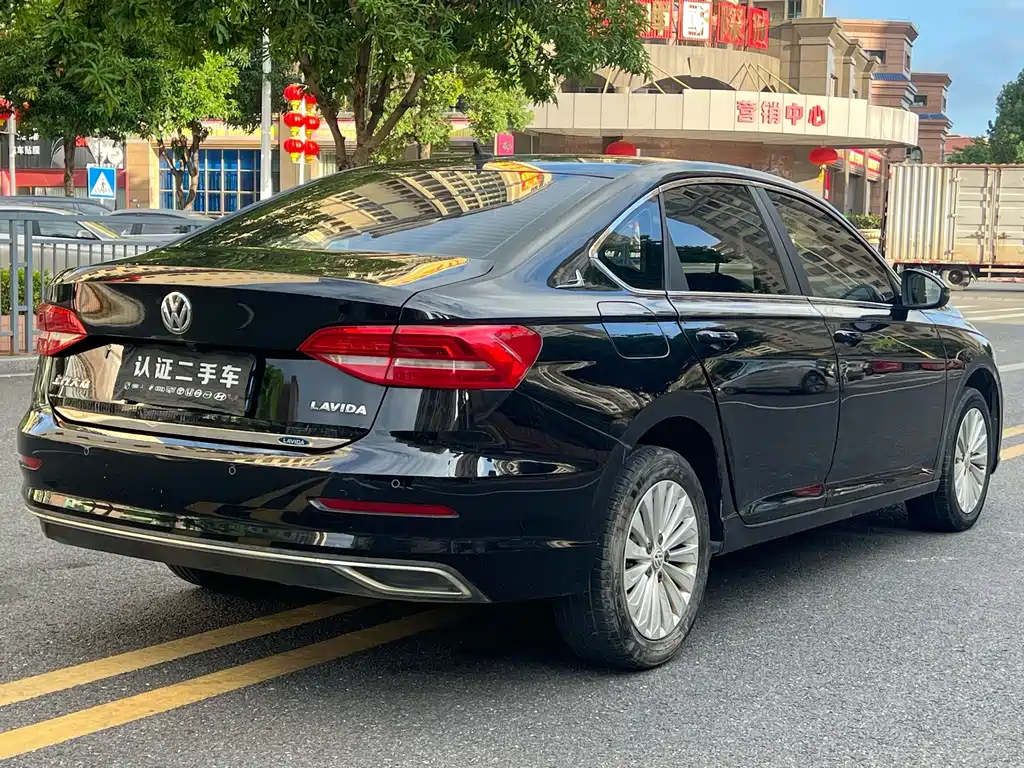 Volkswagen Lavida — миниатюра 4