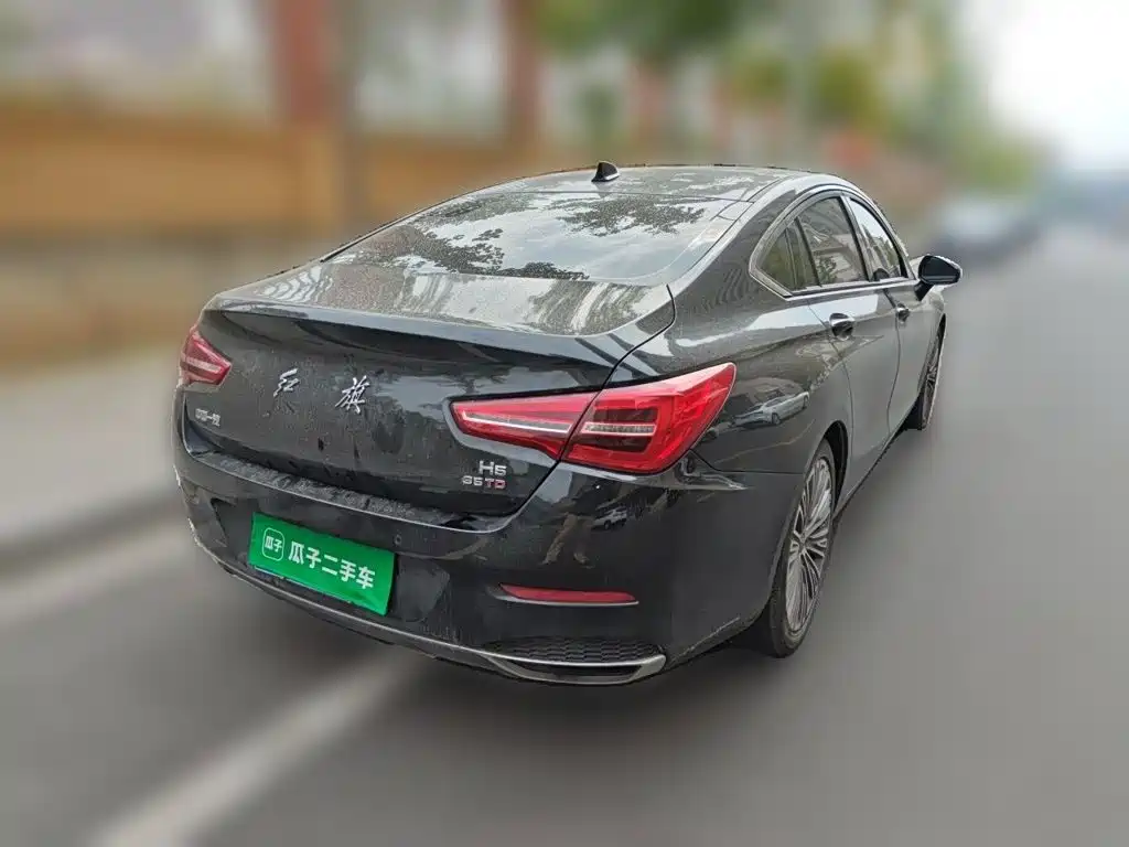 Hongqi Hongqi H5 — миниатюра 6