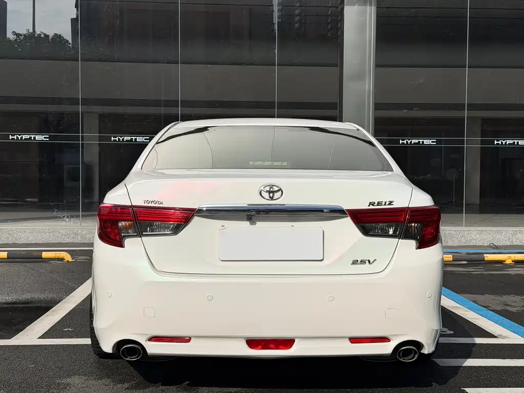 Toyota Reiz — миниатюра 6