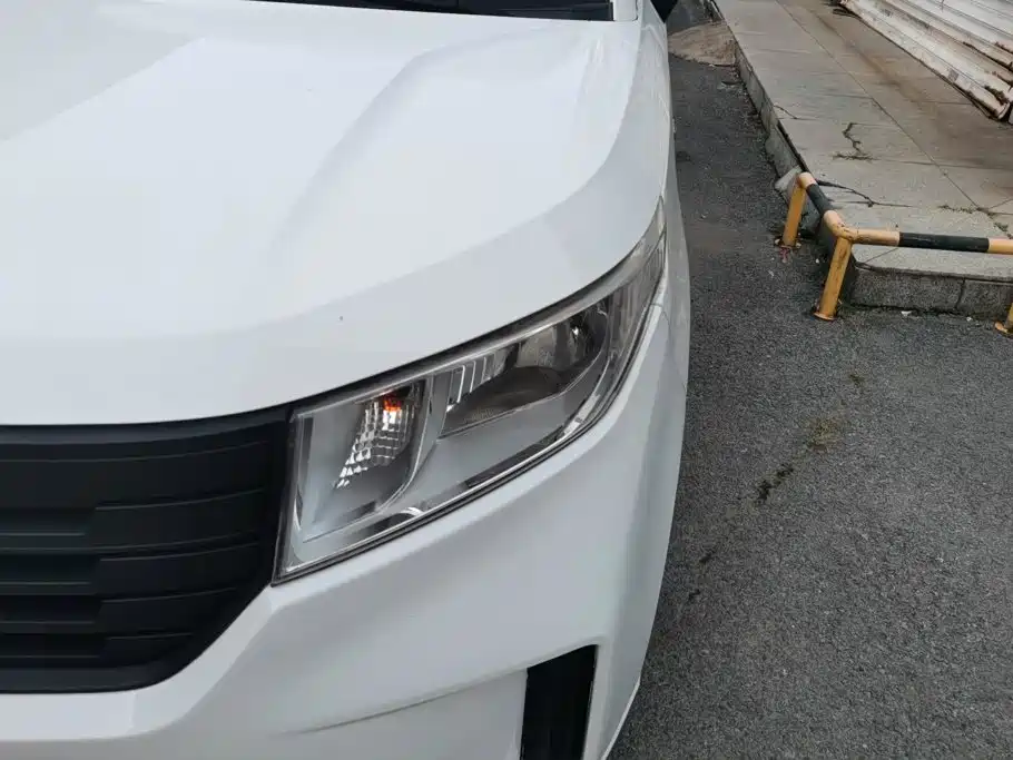 Wuling Hongguang PLUS — миниатюра 5