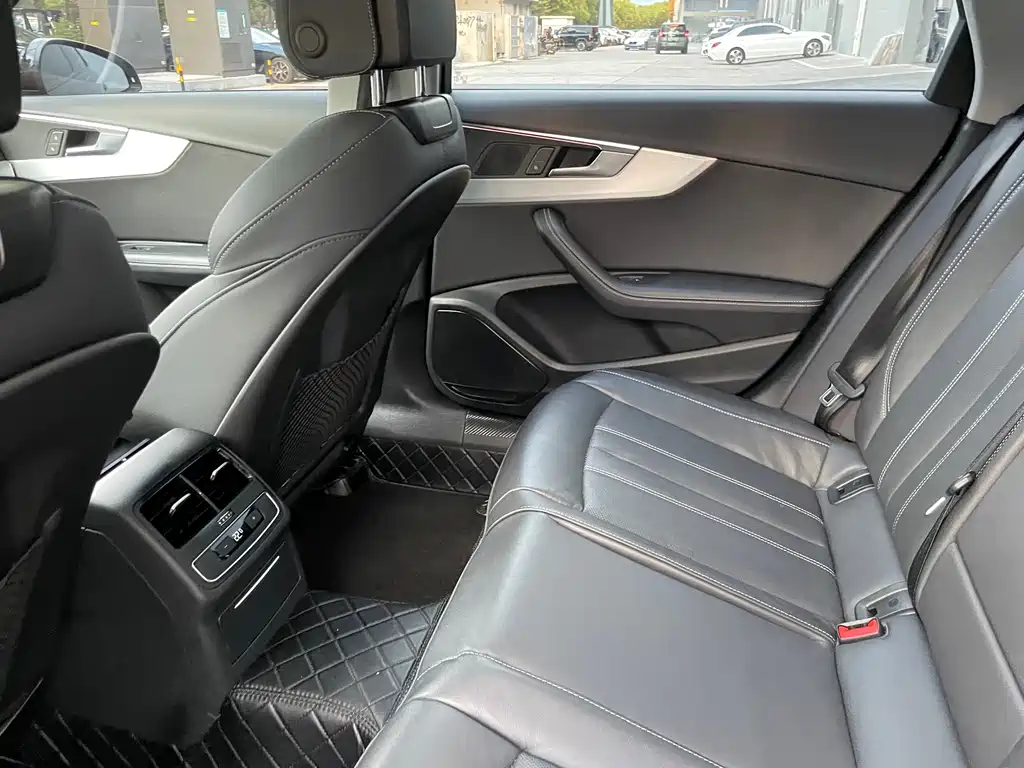 Audi A4L — миниатюра 16