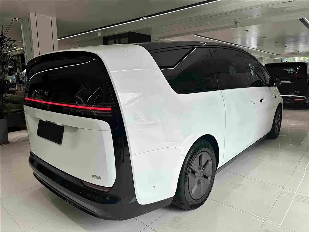 Li Auto Li MEGA — миниатюра 17
