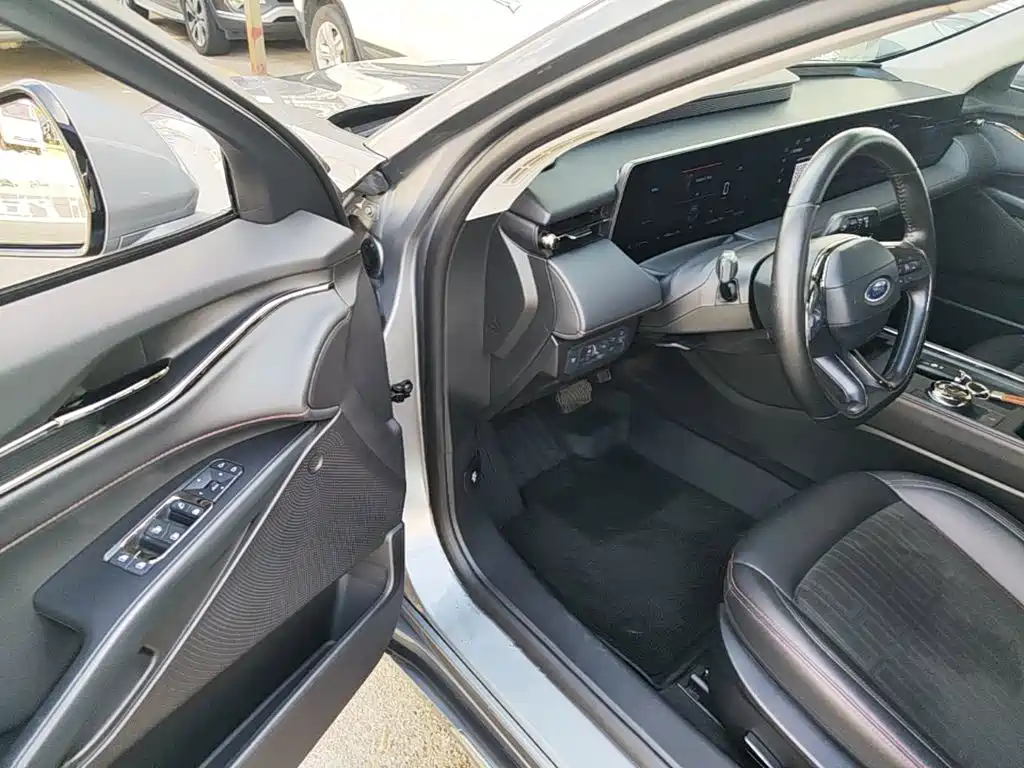 Ford Mondeo — миниатюра 16