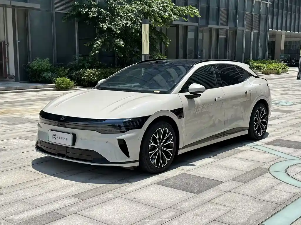 2025 Zeekr 007 - zdjęcie 1 z 18