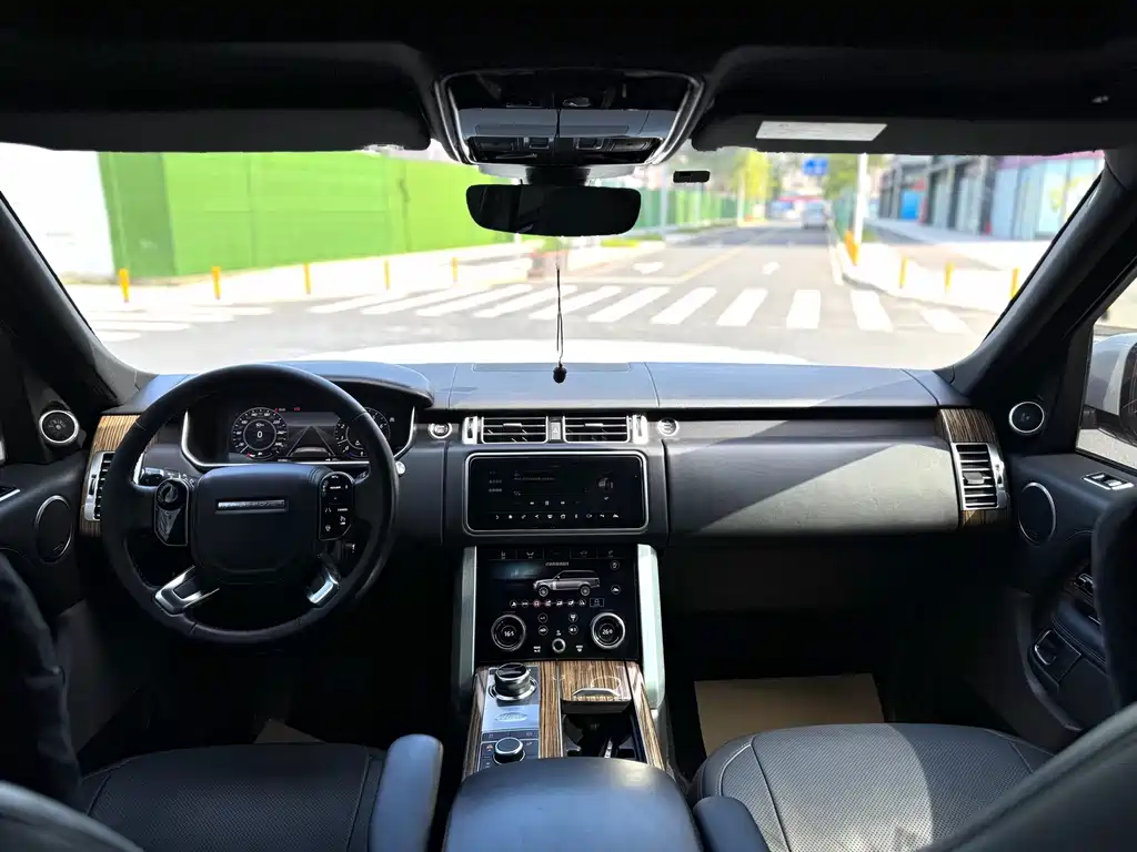Land Rover Range Rover — миниатюра 5